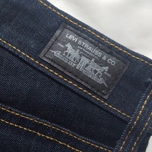 * LEVIS JEANS NWOT